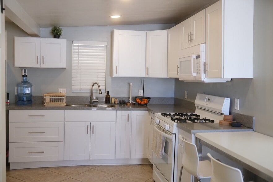 Building Photo - 3942 Marron St