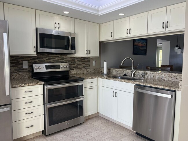 Building Photo - 310 Wexford Terrace