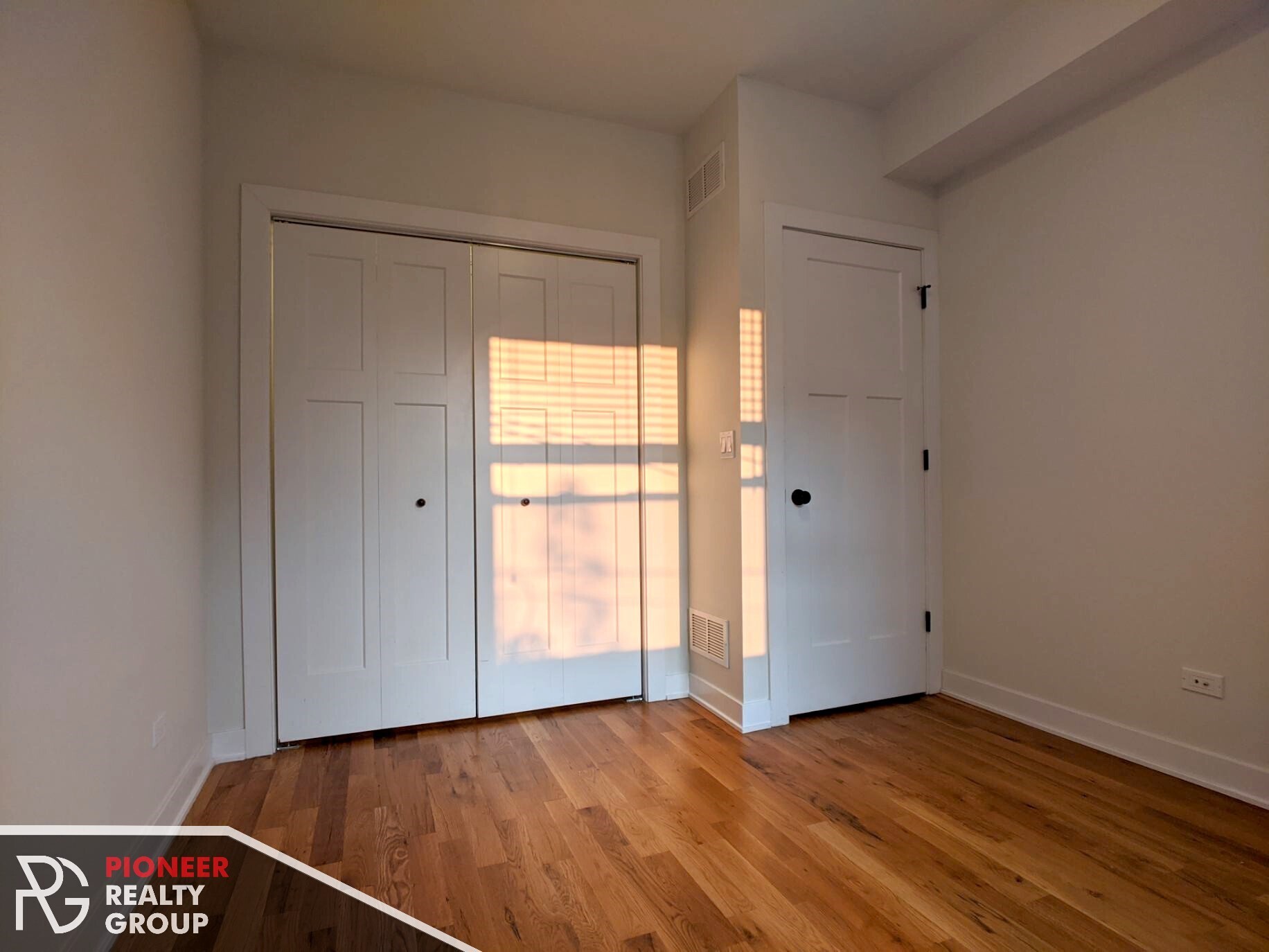 Building Photo - 2203 W Eastwood Ave