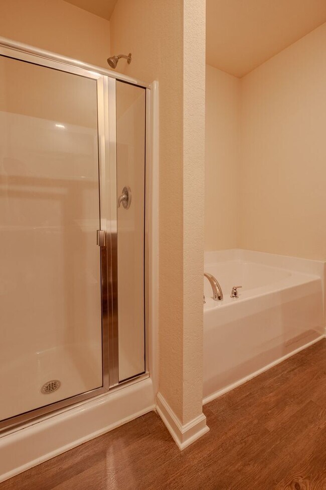 Building Photo - Move-In Ready 3BR Home | $2,100 with Lawncare or $2,000 Tenant Maintained