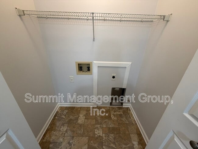 Building Photo - 1528 St Dunstans Rd