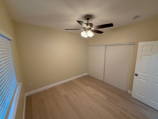 Building Photo - 985 Williams St