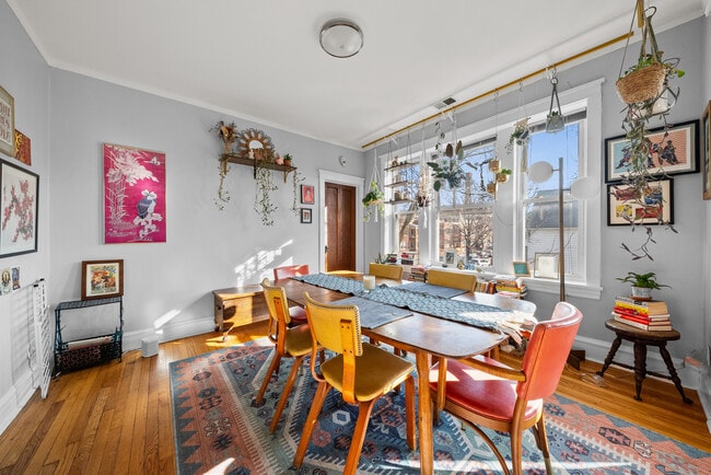 Building Photo - 3008 W Cullom Ave