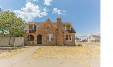 Building Photo - 1800 S Main St