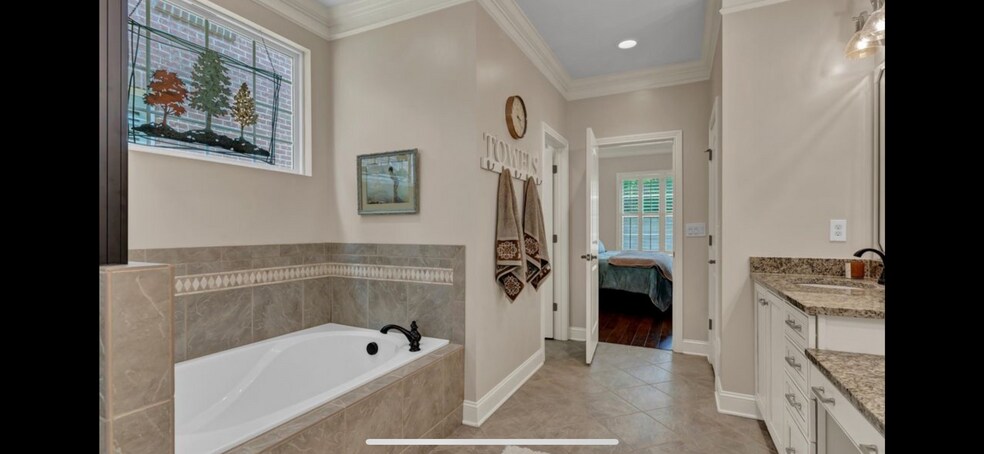 Building Photo - 437 Chapel Grove Ln