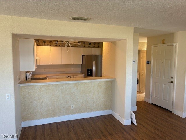 Building Photo - 5410 Chiquita Blvd S