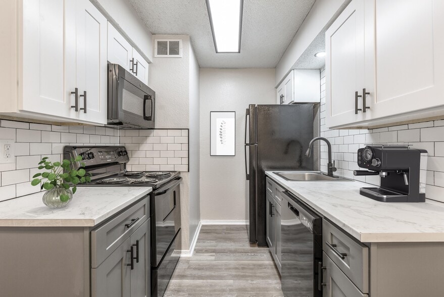 Building Photo - Union Point Apartments