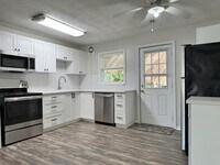 Building Photo - 852 W 48th St