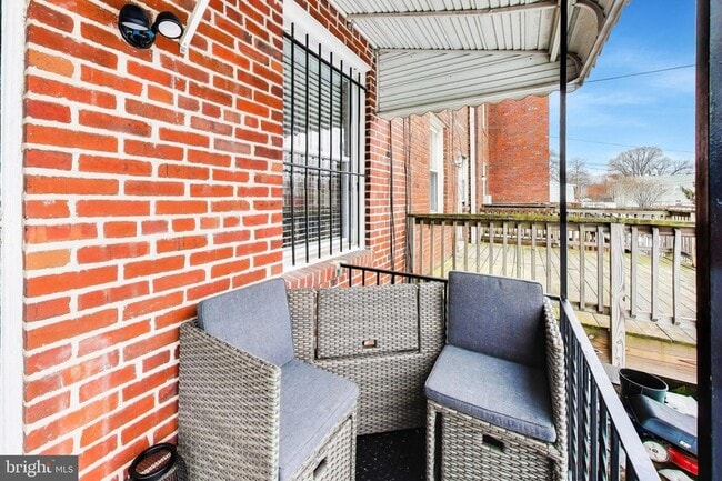 Building Photo - 1766 E Street NE Unit