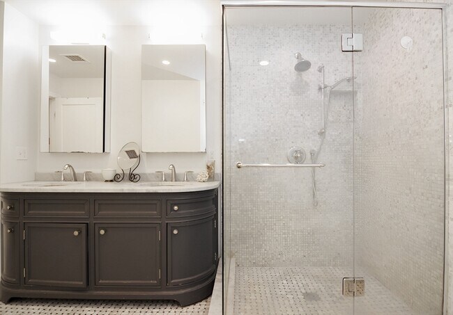 Building Photo - 179 Marlborough St