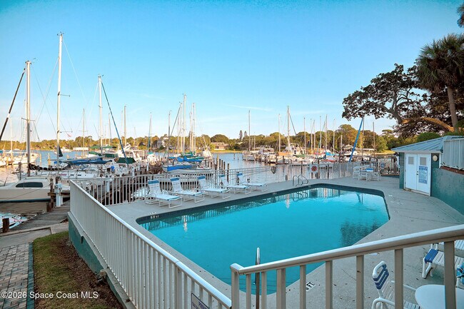 Building Photo - 905 N Harbor City Blvd