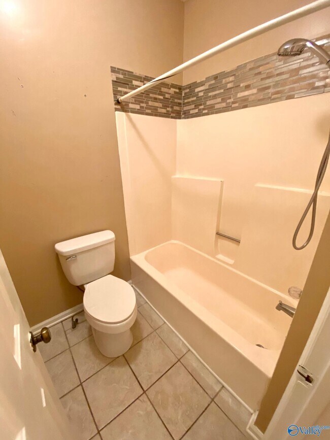 Building Photo - 8136 Oldfield Rd SW