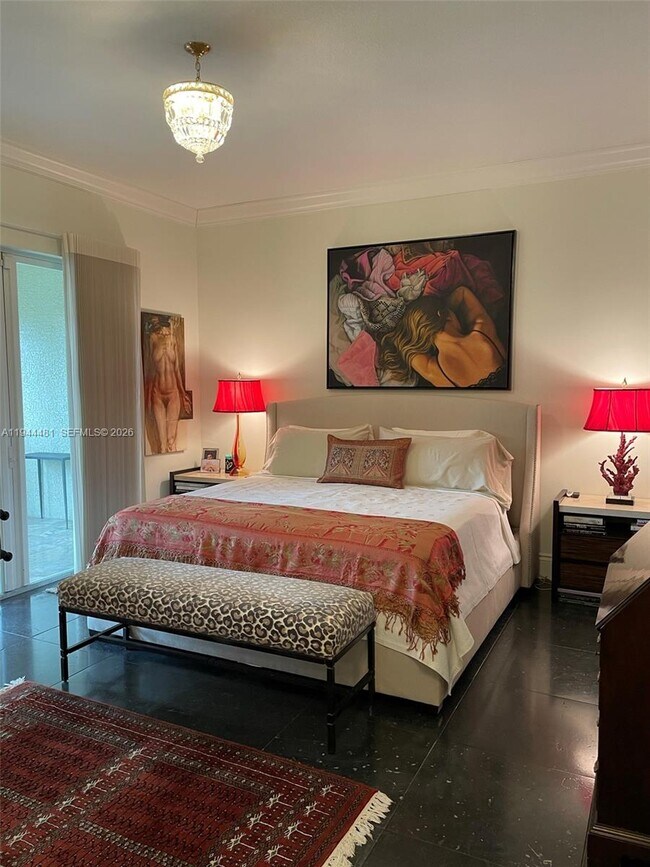 Building Photo - 650 Valencia Ave