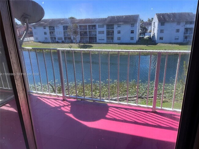 Building Photo - 8420 SW 154th Cir Ct