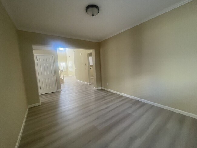 Building Photo - 4 Bedroom 3 Bath Hiddenbrook Home