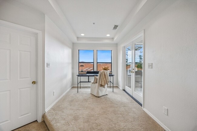 Building Photo - Huge house (2914 Sq. Ft.) in a well desired neighborhood off of Johnson Avenue