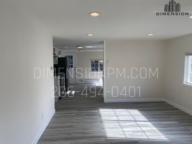 Building Photo - 1310 Poindexter Ave W
