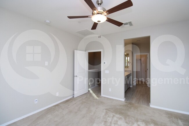Building Photo - 1731 E Dogwood Ln