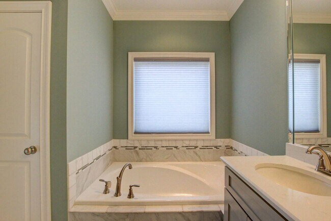 Building Photo - Custom Build in Sango.  Wow Factor