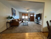 Building Photo - 202 NW Sharmin Dr