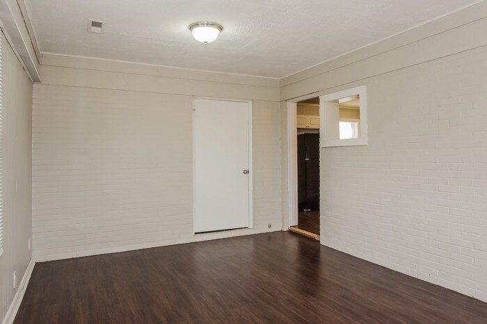 Building Photo - 1517 Douthit St SW