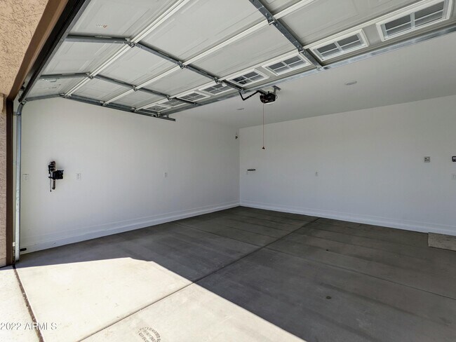 Building Photo - 16846 W Las Palmaritas Dr