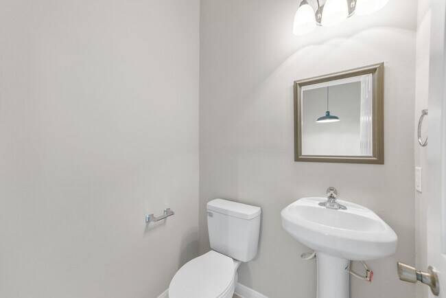 Building Photo - Townhomes on Anita