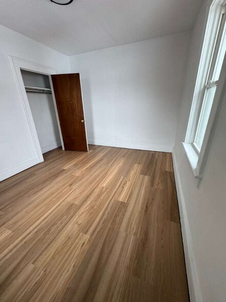 Building Photo - 334 Midland Ave