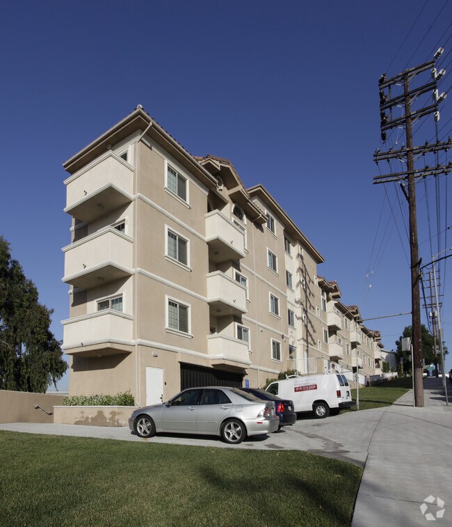 Building Photo - Manning Villas