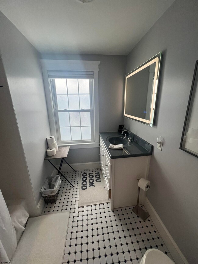 Building Photo - 29 N Hanover Ave