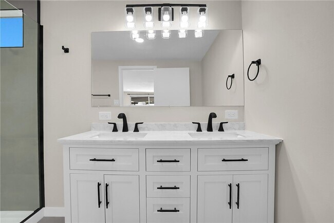 Building Photo - 1242 Sultan Cir