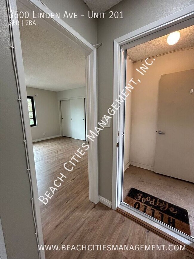 Building Photo - 3500 Linden Ave