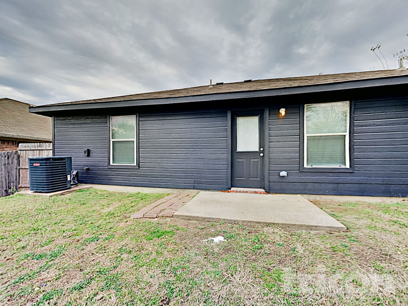Building Photo - 1320 Cleardale Dr