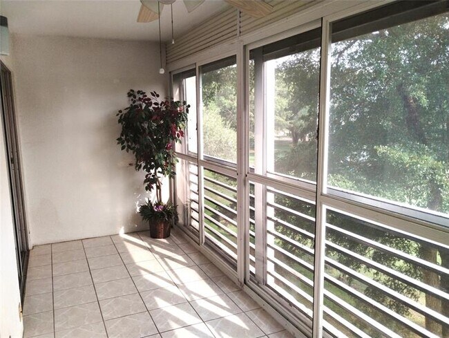Building Photo - 3404 Bimini Ln