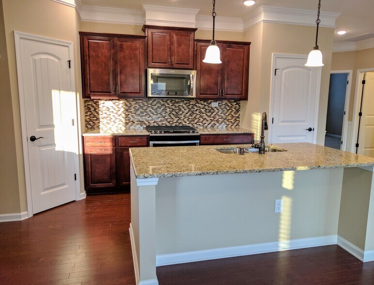 Building Photo - 120 Brassica Ln