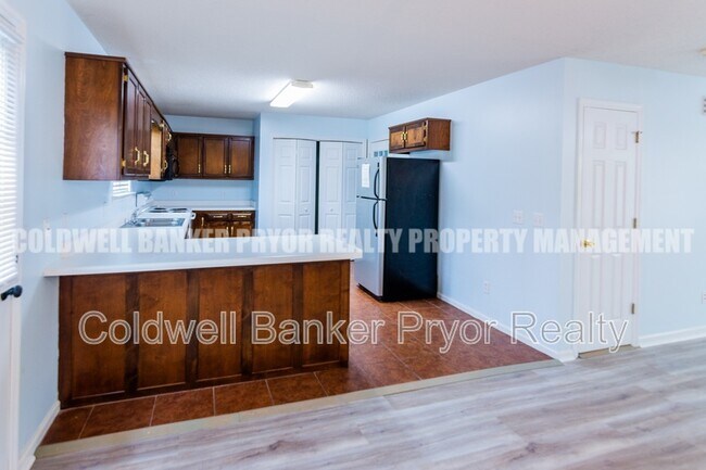 Building Photo - 1244 N Concord Rd