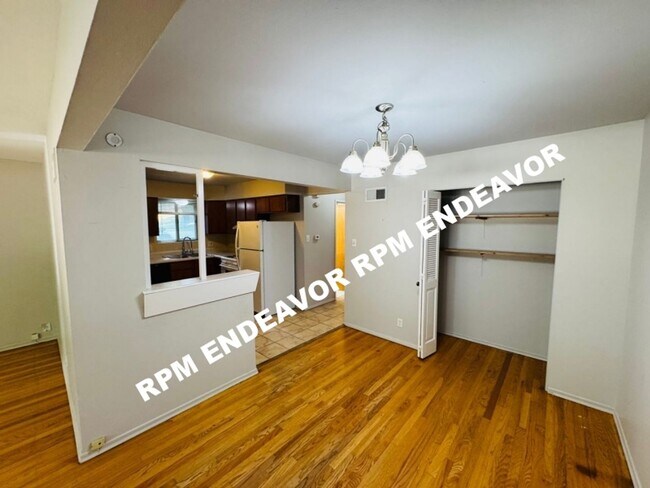Building Photo - 617-619 San Gabriel PI