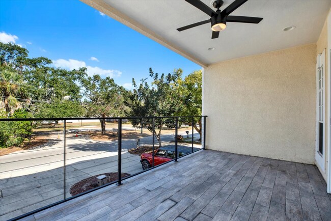 Building Photo - 3006 W Julia St