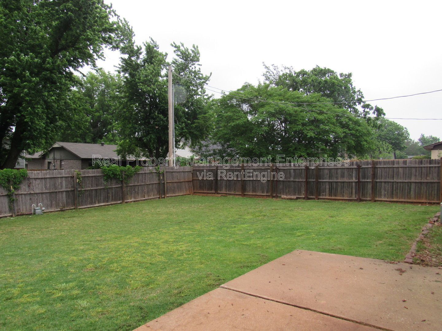 Building Photo - 637 Redstone Ave