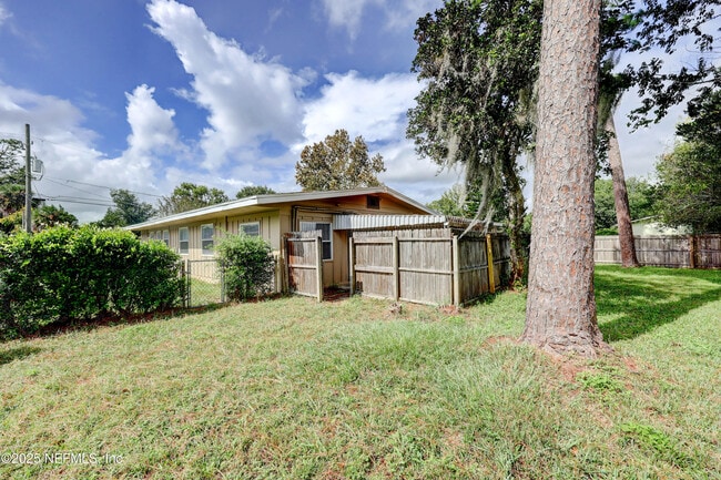 Building Photo - 803 Barbados Rd
