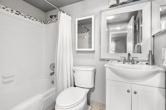 Building Photo - 1461 S Ocean Blvd