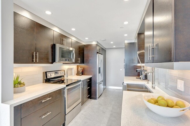 Building Photo - 859 Jeffery St