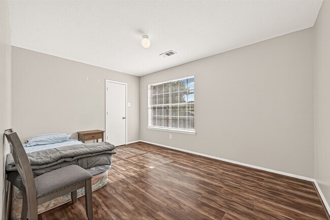 Building Photo - 17522 Coventry Squire Dr