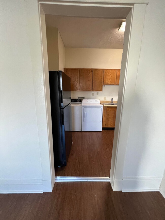 Building Photo - 311 N Hamilton St