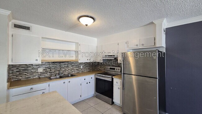 Building Photo - 6777 Winkler Rd