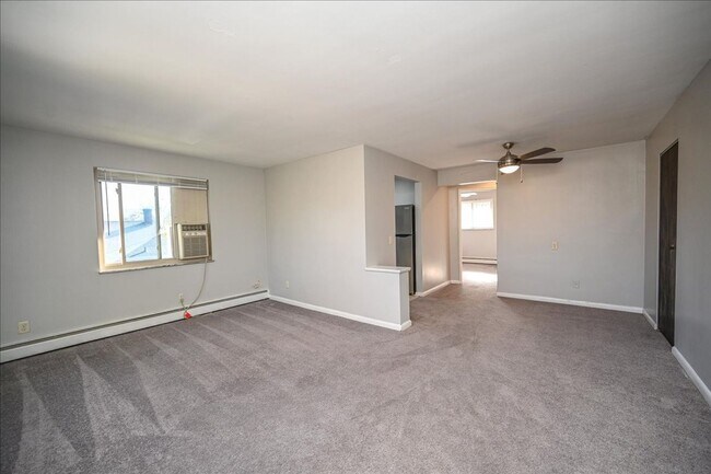 Building Photo - 2625 Robertson Ave