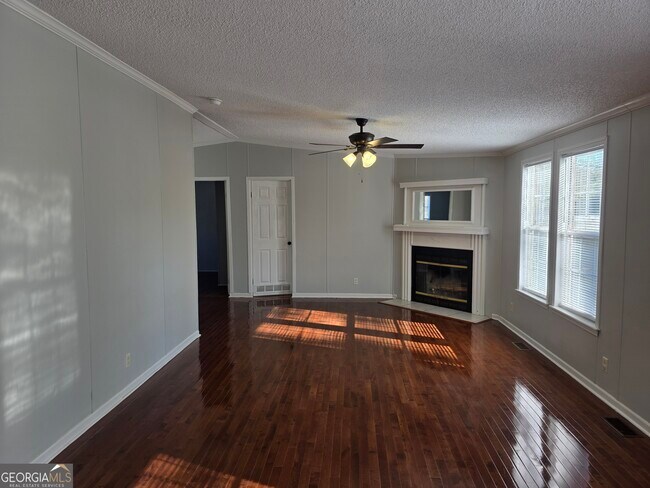 Building Photo - 203 River Oak Dr