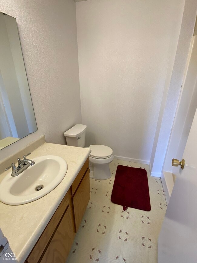 Building Photo - 5251 Bluff View Dr