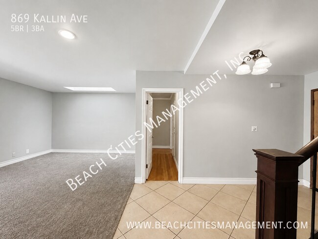 Building Photo - 869 E Kallin Way
