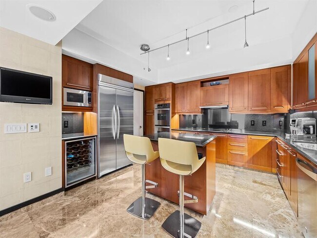 Building Photo - 333 Las Olas Way